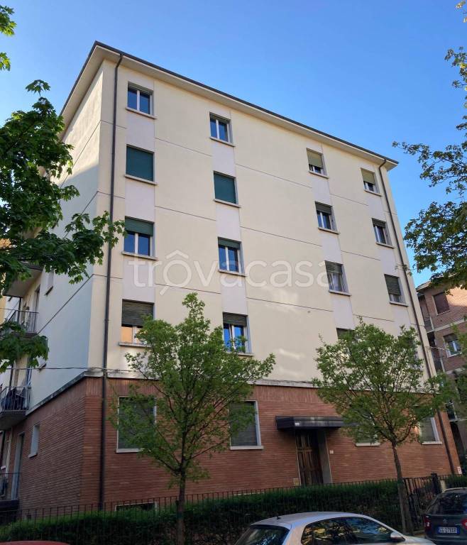 ufficio in vendita a Bologna in zona Savena