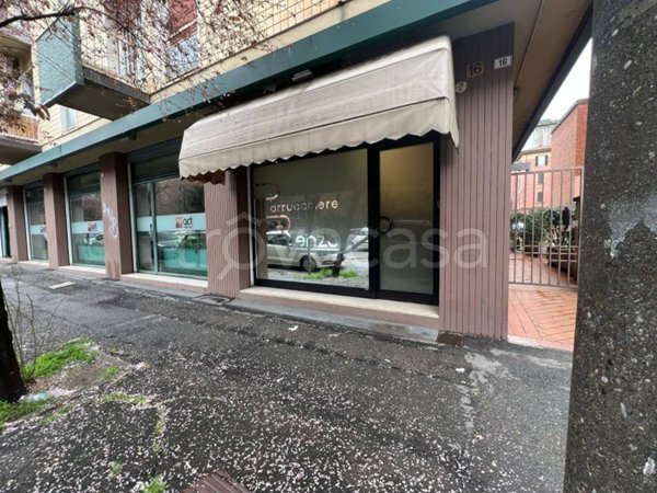 negozio in vendita a Bologna in zona Bolognina