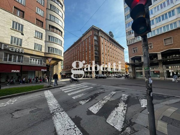 negozio in vendita a Bologna in zona Centro Storico