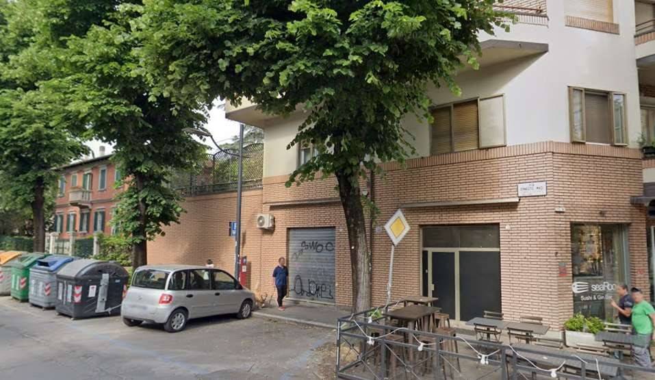 negozio in vendita a Bologna in zona San Vitale