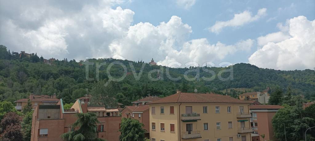 appartamento in vendita a Bologna in zona Saragozza