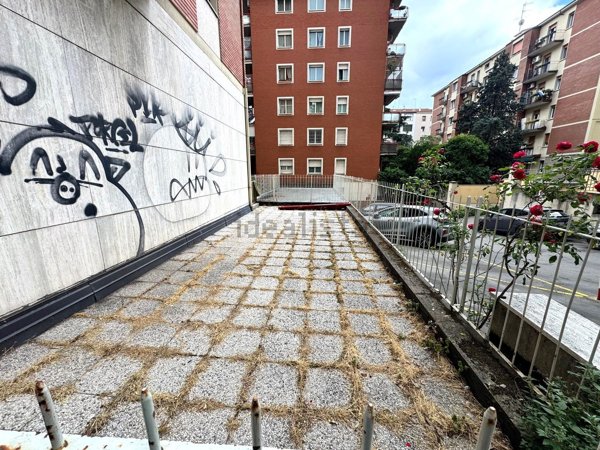 negozio in vendita a Bologna