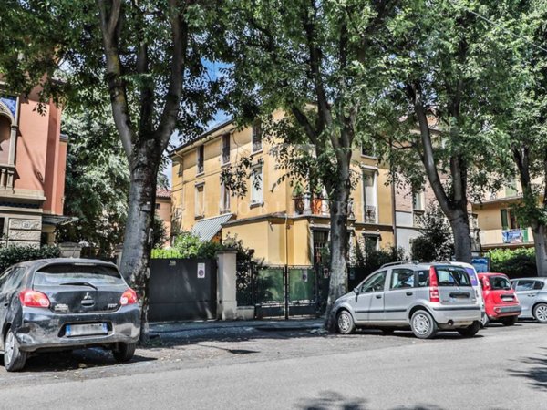casa indipendente in vendita a Bologna in zona Saffi