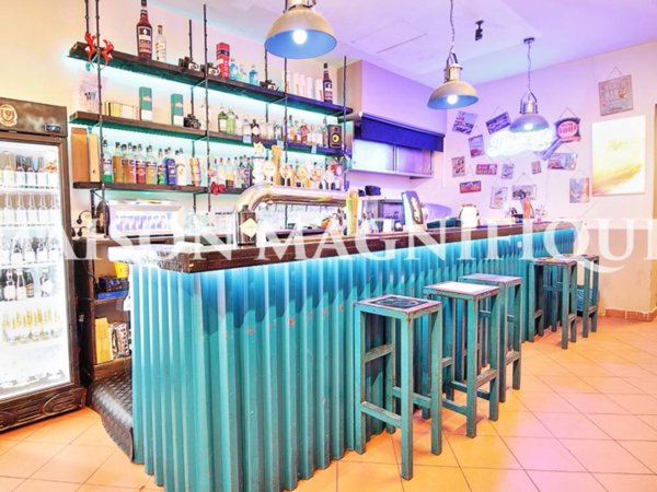 negozio in vendita a Bologna in zona San Vitale