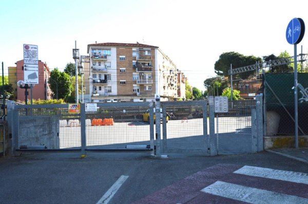 negozio in vendita a Bologna in zona San Donato