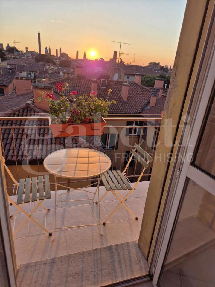 appartamento in vendita a Bologna in zona Santo Stefano