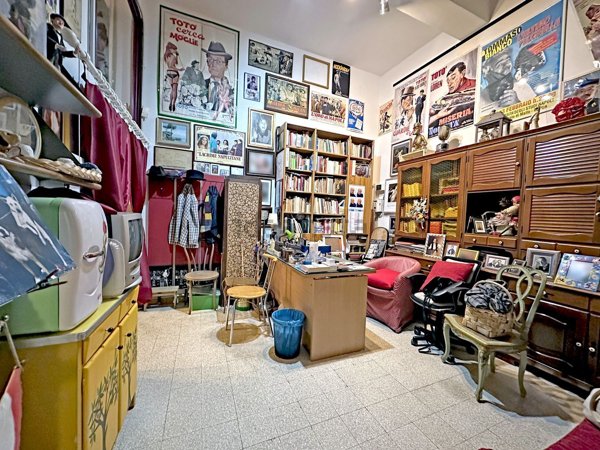 negozio in vendita a Bologna in zona San Vitale