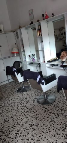 negozio in vendita a Bologna in zona Quartiere Porto