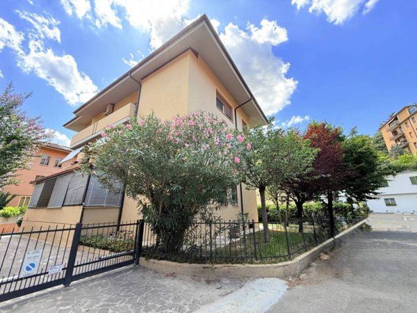 appartamento in vendita a Bologna in zona Santo Stefano