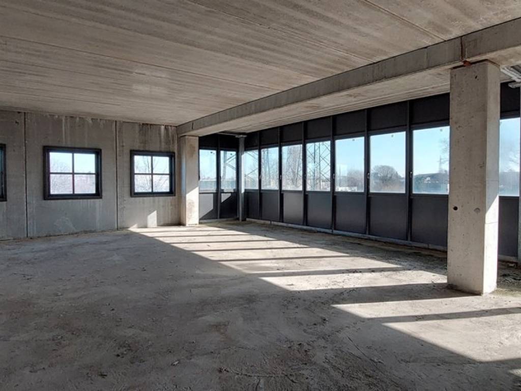 capannone in vendita a Bologna in zona Savena