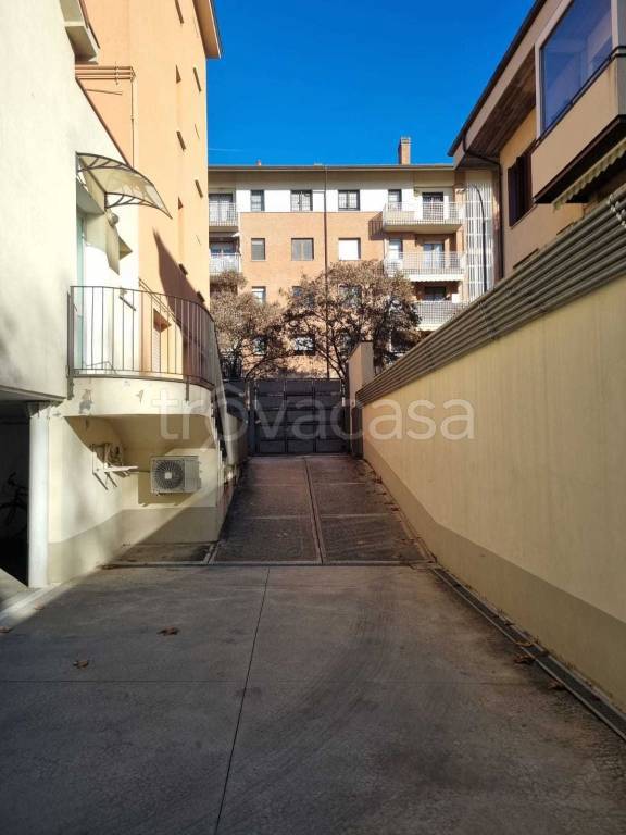 ufficio in vendita a Bologna in zona Santa Viola