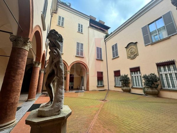 quadrivano in vendita a Bologna in zona Santo Stefano