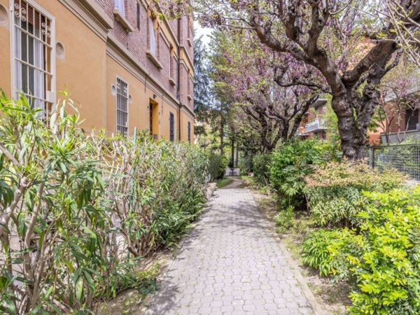 appartamento in vendita a Bologna in zona Saragozza