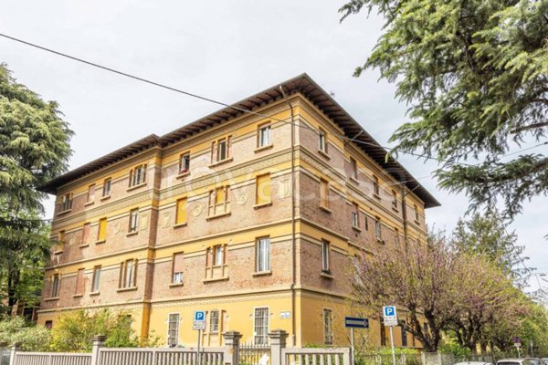 appartamento in vendita a Bologna in zona Saragozza