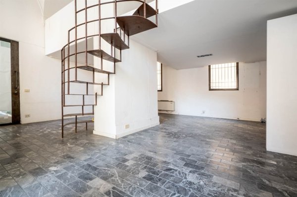 negozio in vendita a Bologna in zona Centro Storico