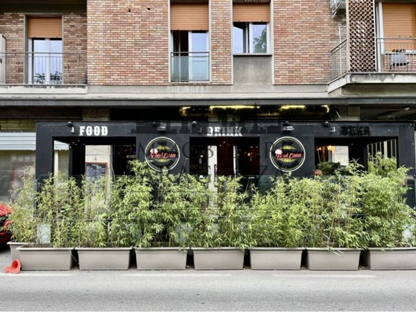 negozio in vendita a Bologna in zona Pilastro