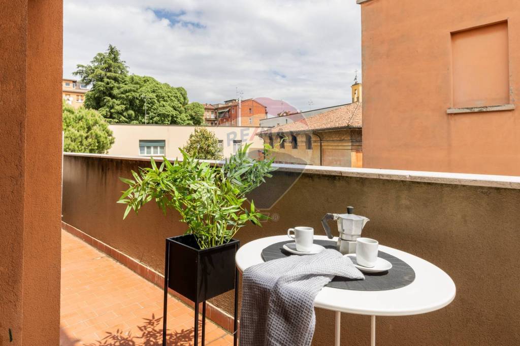 appartamento in vendita a Bologna in zona Saragozza
