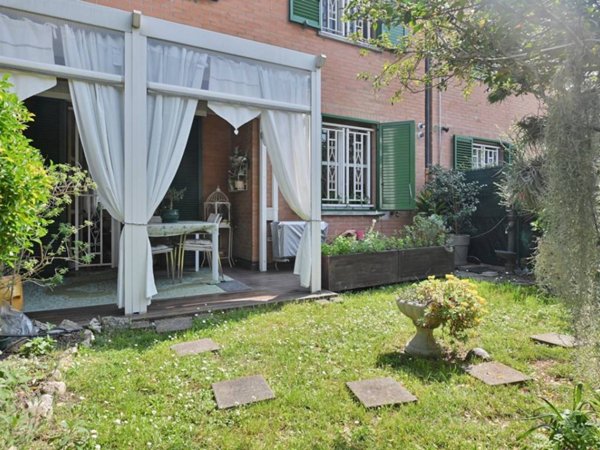 casa indipendente in vendita a Bologna in zona Bolognina