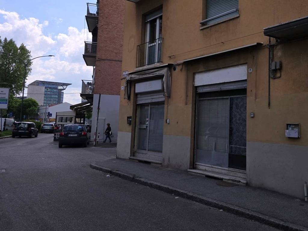 negozio in vendita a Bologna in zona Bolognina
