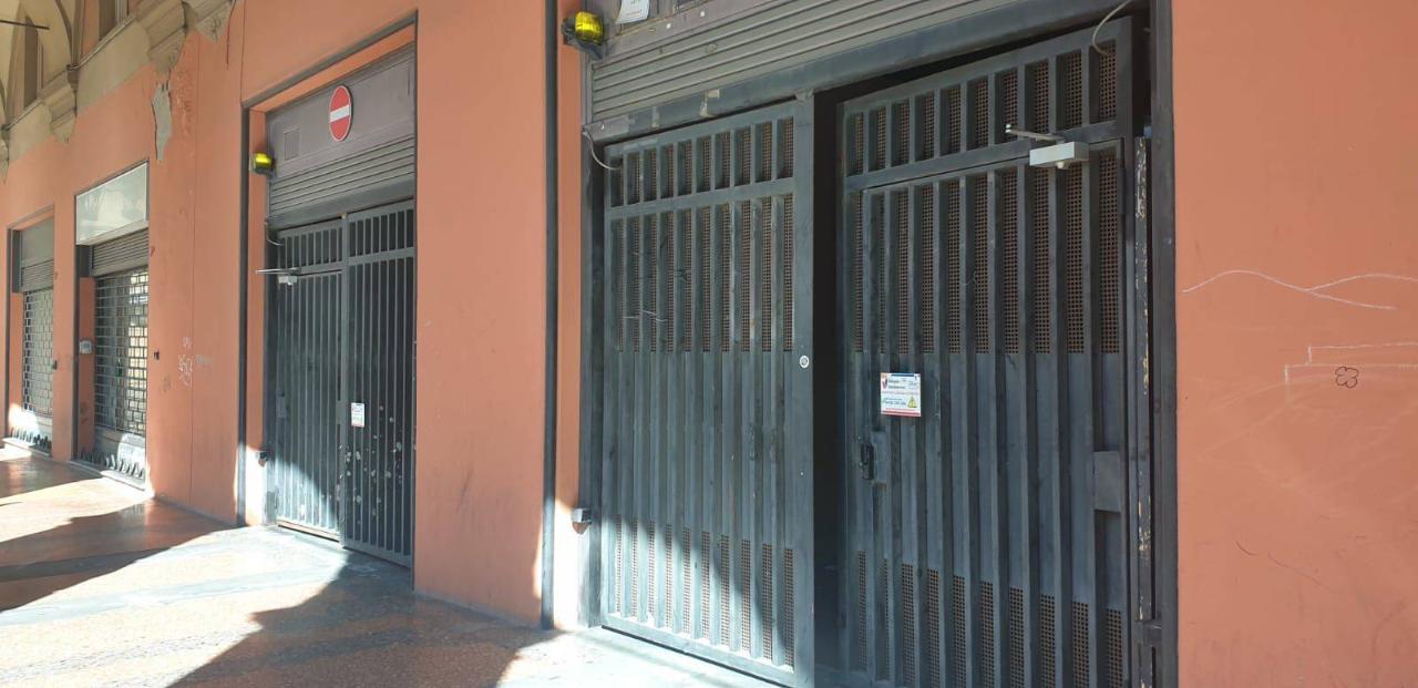 negozio in vendita a Bologna in zona San Vitale