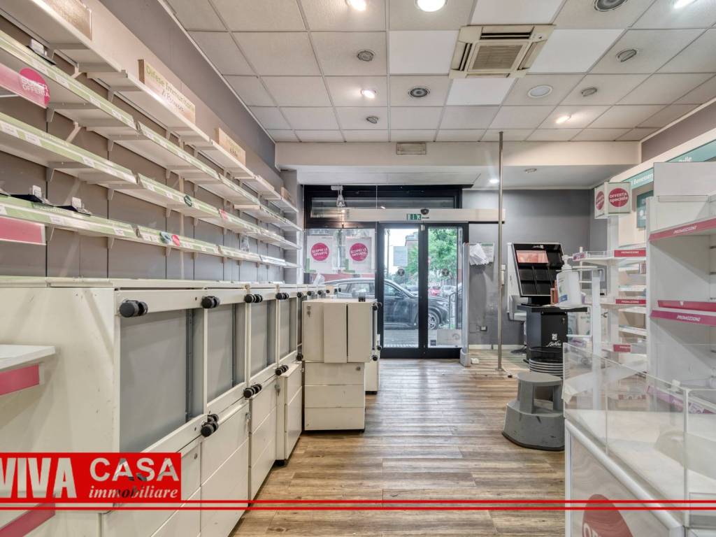 negozio in vendita a Bologna in zona Saragozza