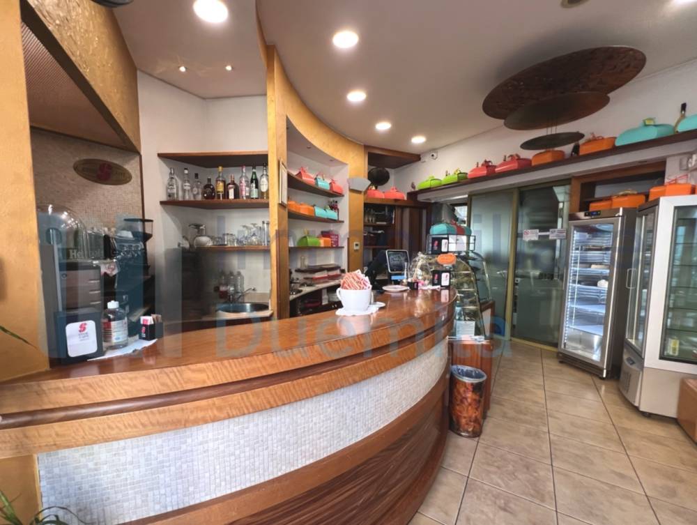 negozio in vendita a Bologna in zona San Vitale