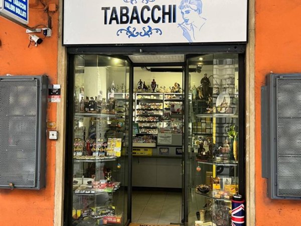 negozio in vendita a Bologna