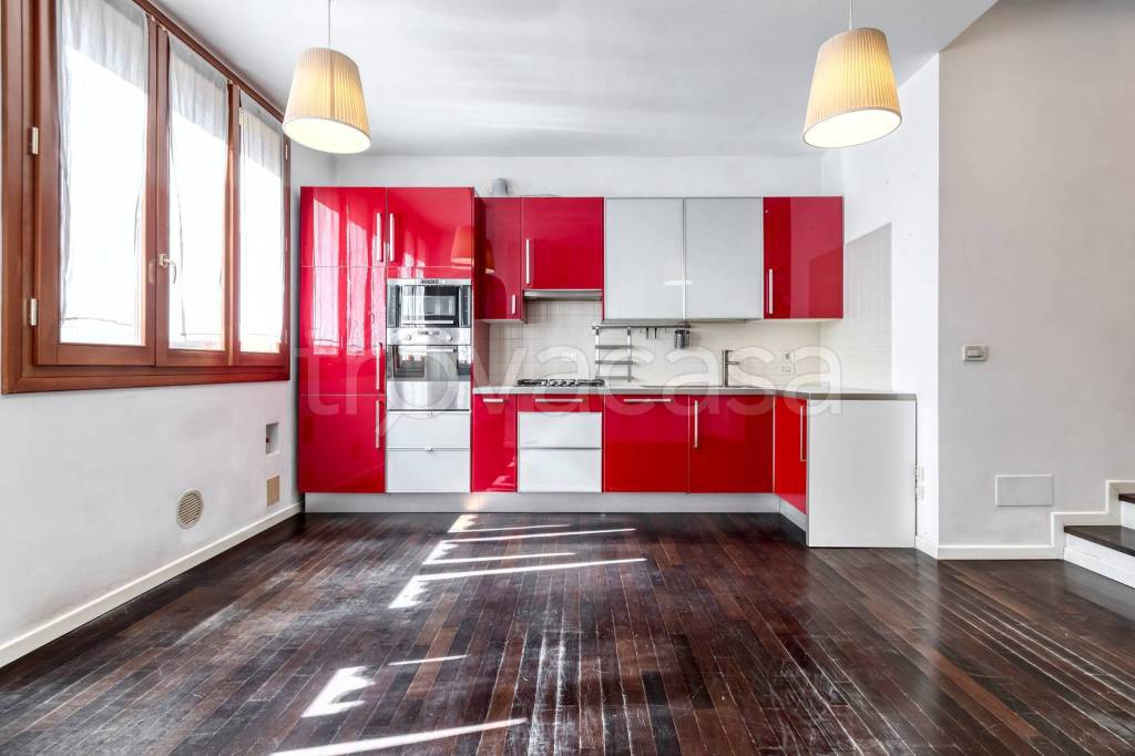 appartamento in vendita a Bologna in zona Bolognina