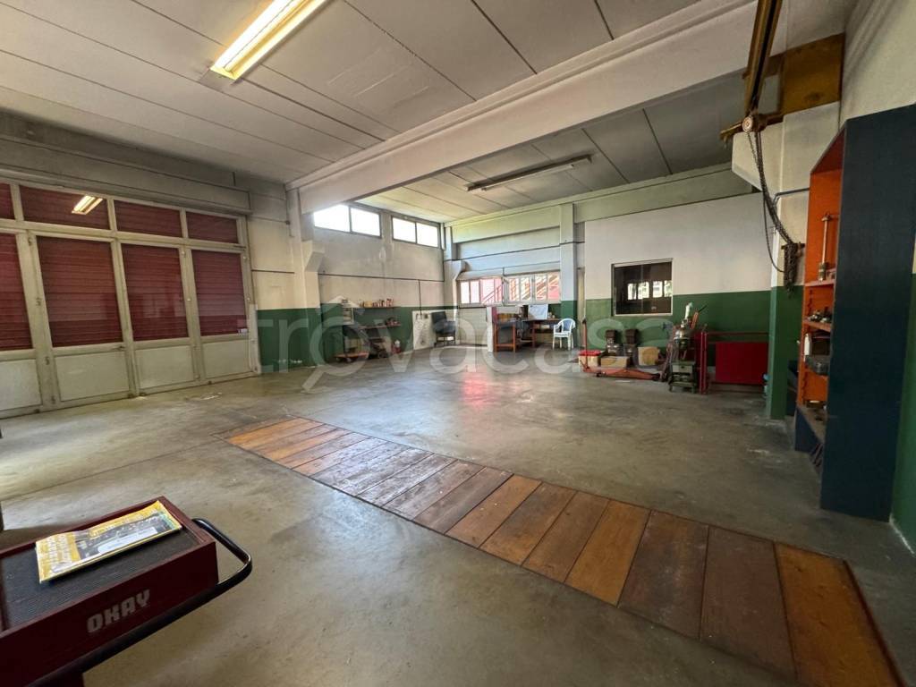 ufficio in vendita a Bologna in zona Zona Industriale Ròveri