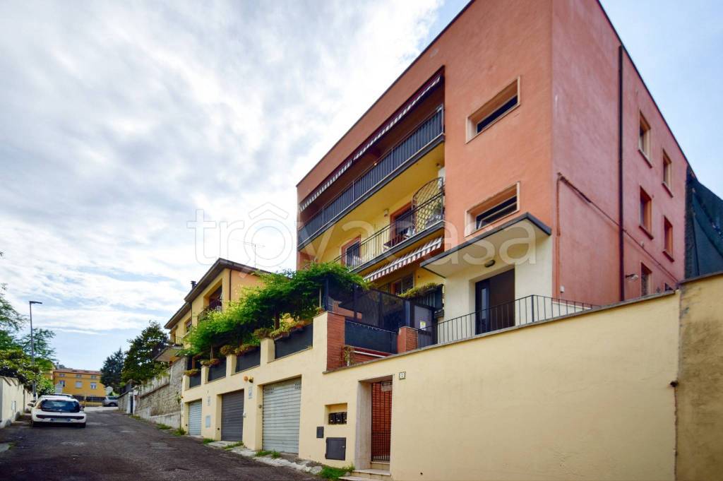 appartamento in vendita a Bologna in zona Santo Stefano