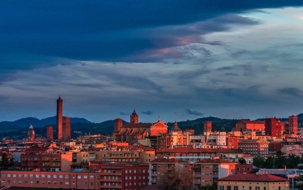 ufficio in vendita a Bologna in zona Aeroporto