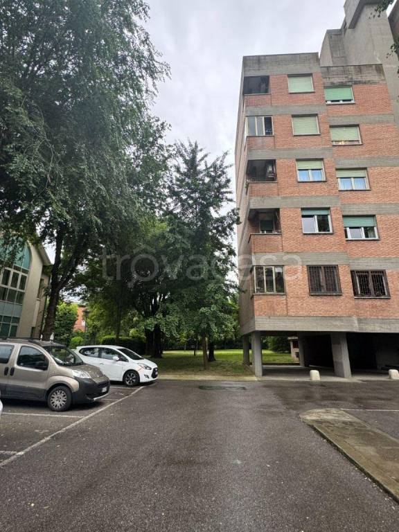 appartamento in vendita a Bologna in zona Aeroporto