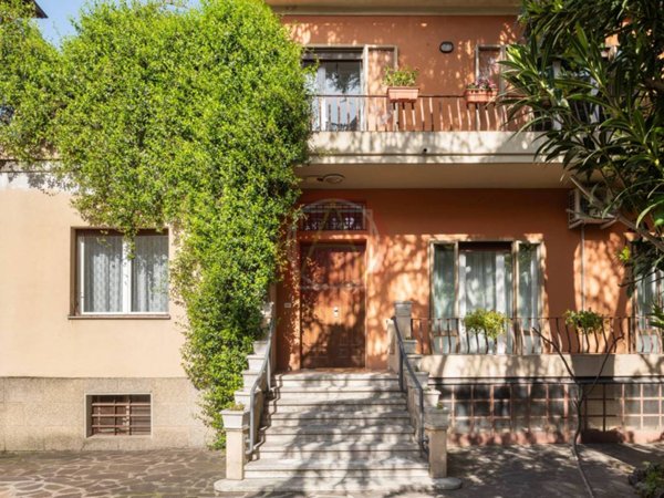 casa indipendente in vendita a Bologna in zona Bolognina