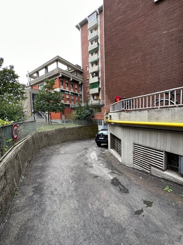 locale di sgombero in vendita a Bologna in zona Fiera