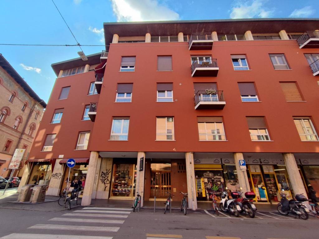 negozio in vendita a Bologna