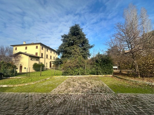 ufficio in vendita a Bologna in zona Pilastro