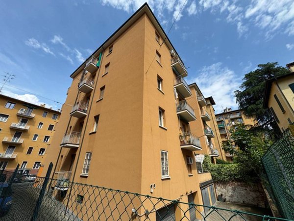 appartamento in vendita a Bologna in zona Saragozza