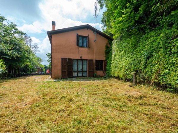 casa indipendente in vendita a Bologna in zona Colli