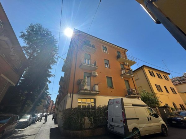 appartamento in vendita a Bologna in zona Saragozza