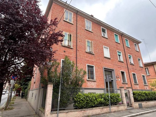 appartamento in vendita a Bologna in zona Saragozza