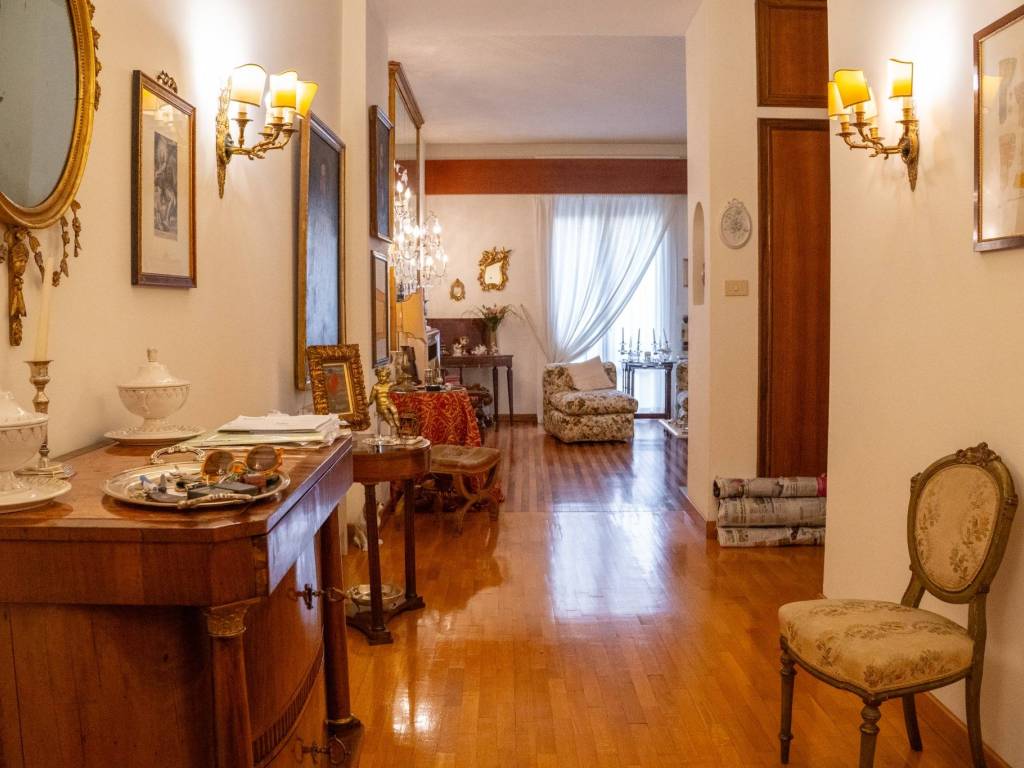 appartamento in vendita a Bologna in zona Santo Stefano