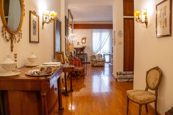 appartamento in vendita a Bologna in zona Santo Stefano