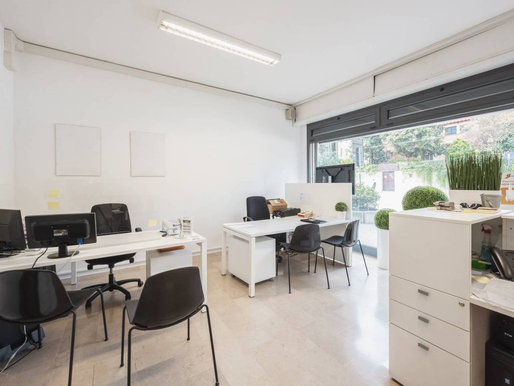 negozio in vendita a Bologna in zona Savena