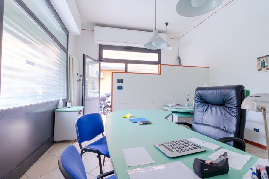 ufficio in vendita a Bologna in zona Corticella