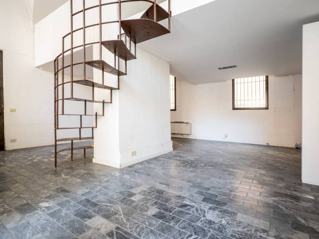 negozio in vendita a Bologna in zona Centro Storico