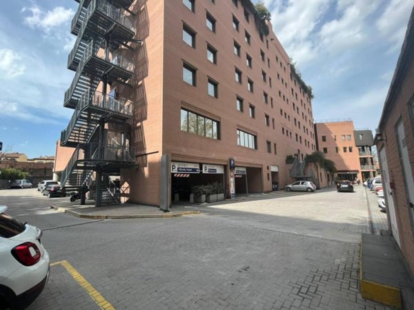 negozio in vendita a Bologna in zona Murri