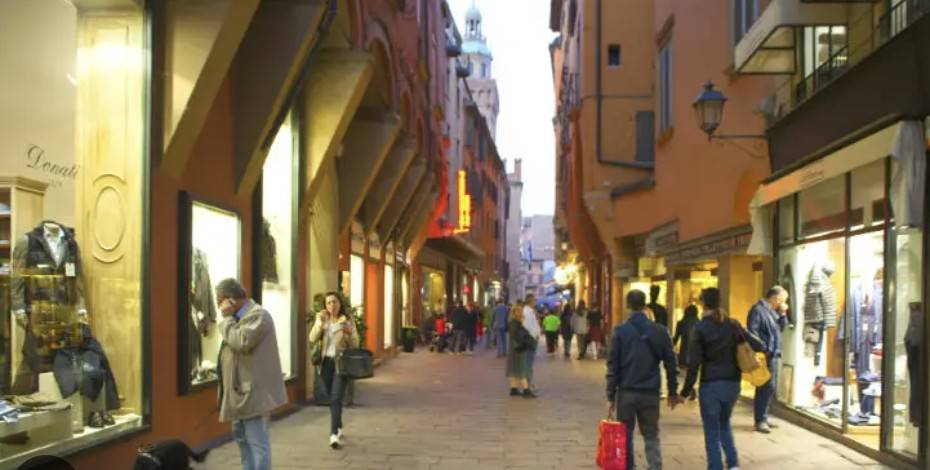 negozio in vendita a Bologna