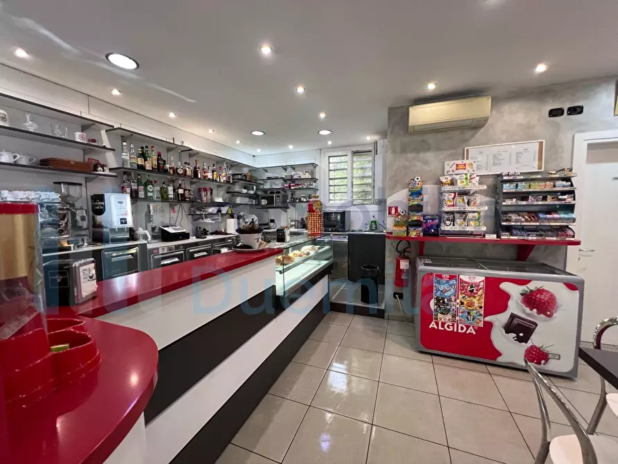 negozio in vendita a Bologna in zona San Donato