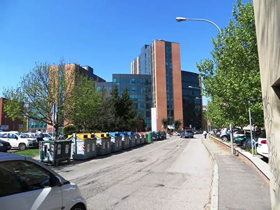 ufficio in vendita a Bologna in zona San Vitale