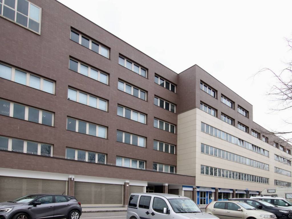 ufficio in vendita a Bologna in zona Corticella